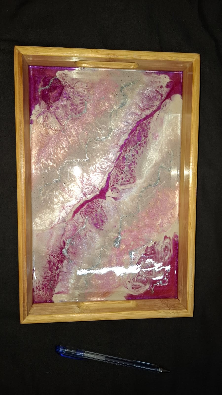 Table decoration tray with floral theme
